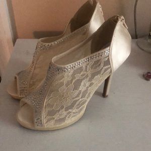 9.0 Ivory Lace Heels